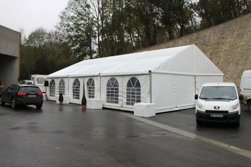 Tente avec lestage a Maromme prés de Rouen